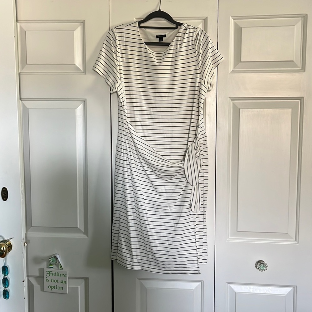 Ann Taylor large wrap style dress